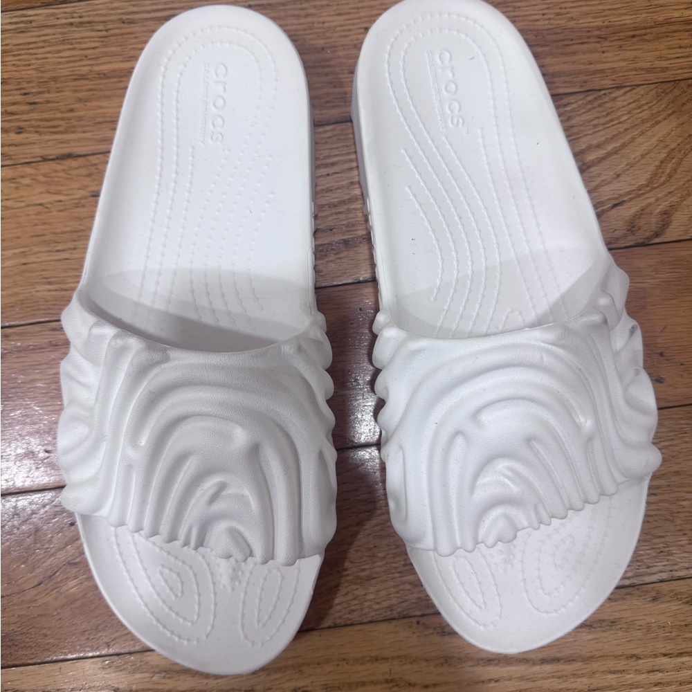 CROCS  Textured White Sandals